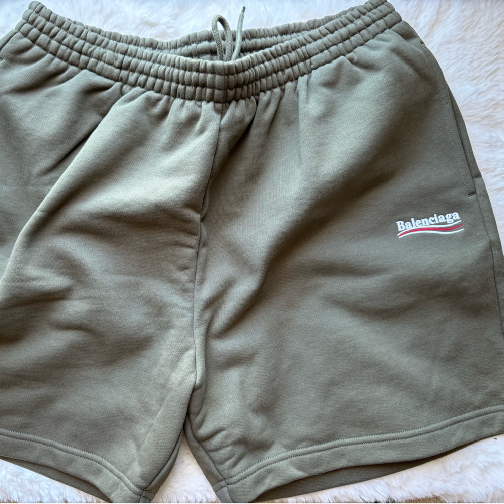 Balenciaga Political Campaign Shorts NWT in Khaki Size M (fits like a 32-34)